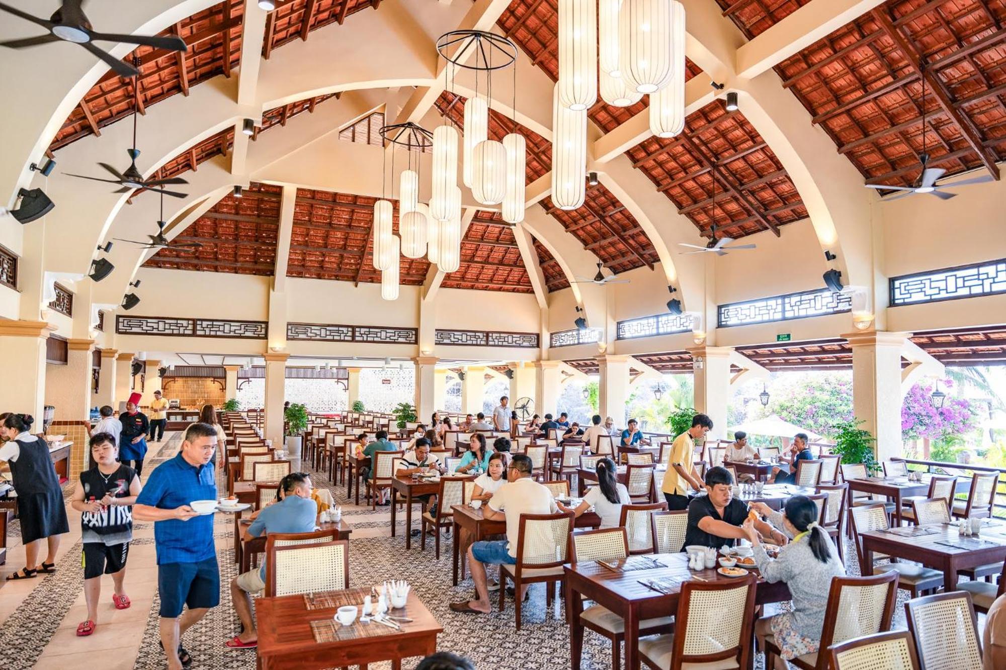 Sunny Beach Resort & Spa Phan Thiết Buitenkant foto